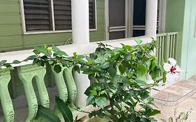 Andre'S Guest House